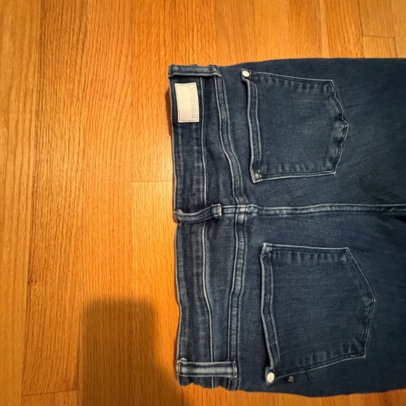 Judy Blue Jeans - Picture 2 of 5